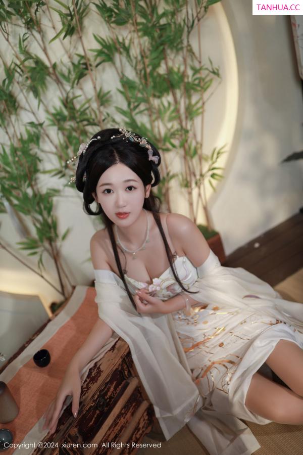 唐安琪  [XiuRen]高清写真图 2024.07.22 No.8898 唐安琪 丝袜美腿第15张图片